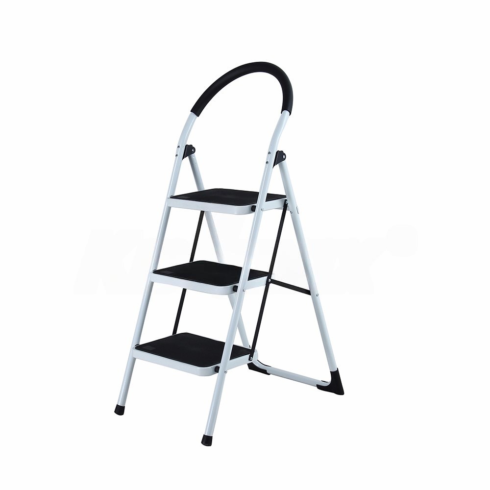 ESCALERA FAM ACERO C/PLAT. 150KG 3 ESC.